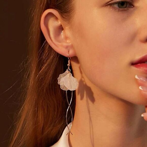 White flower drop earrings S453 - Picture 1 of 4